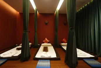 广州黄埔泰式按摩的被动瑜伽：当身体被折叠成诗